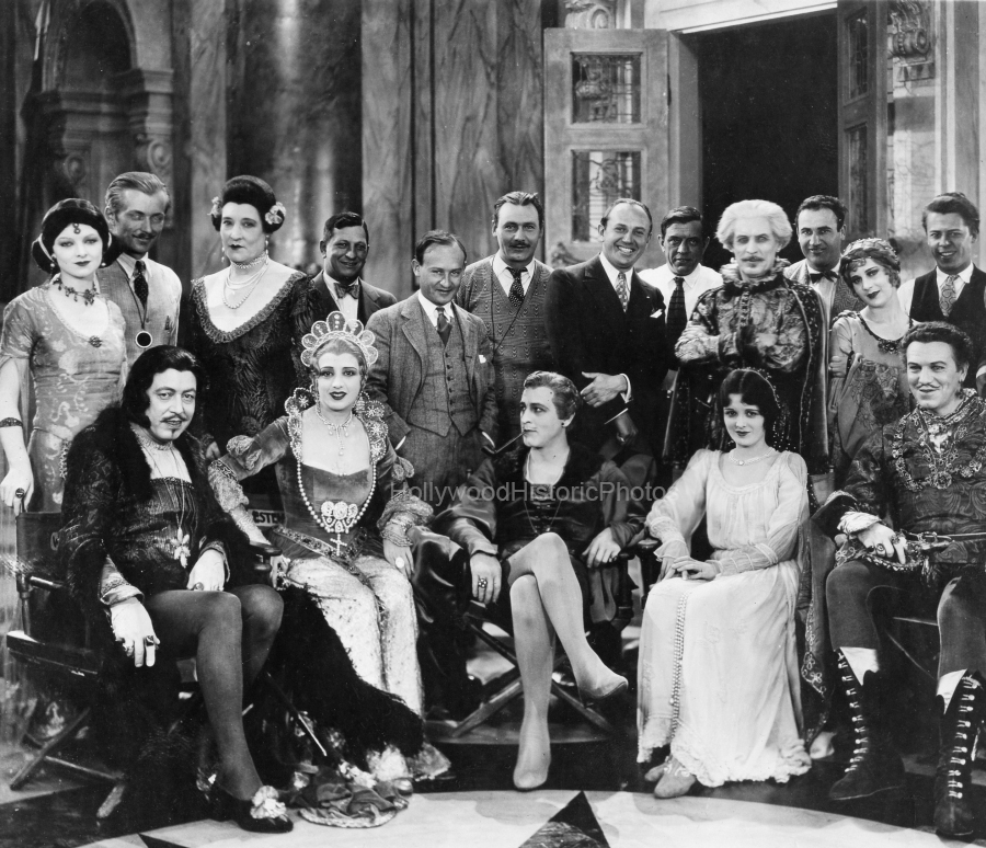 John Barrymore 1926 Warner Loy Don Juan cast.jpg
